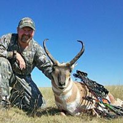 Hunter-with-his-nice-trophy-pronghorn